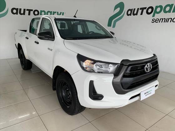 TOYOTA HILUX 2.8 D-4D TURBO DIESEL CD POWER PACK 4X4 MANUAL